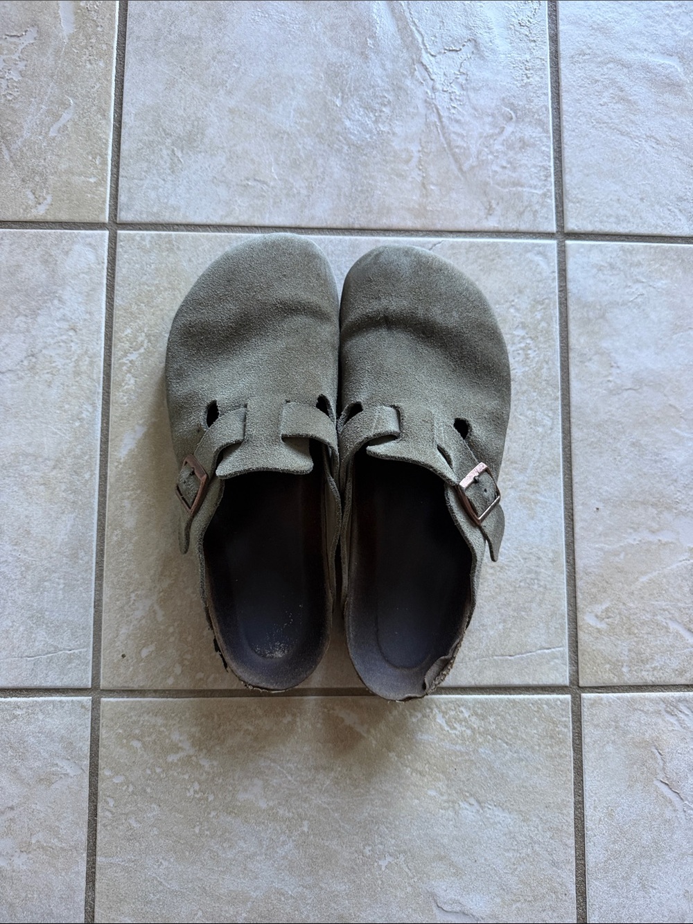Birkenstock clogs Boston Suede Slip-On Clog in Olive Green